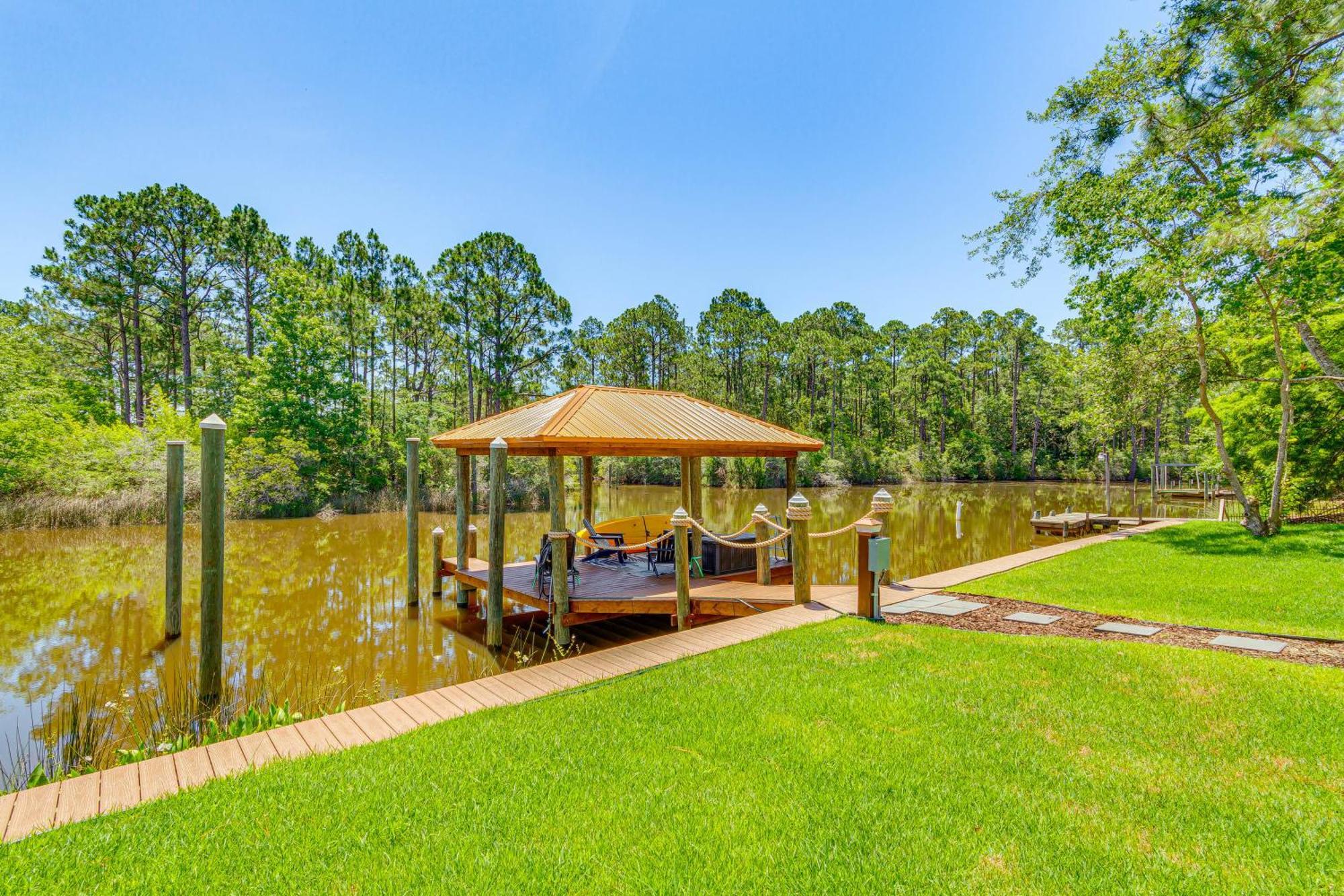 Waterfront Florida Vacation Rental With Boat Dock Milton Buitenkant foto